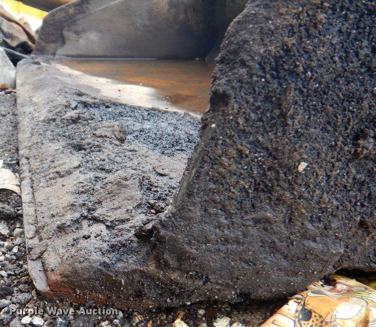 image for item DM6224 Kubota  skid steer bucket