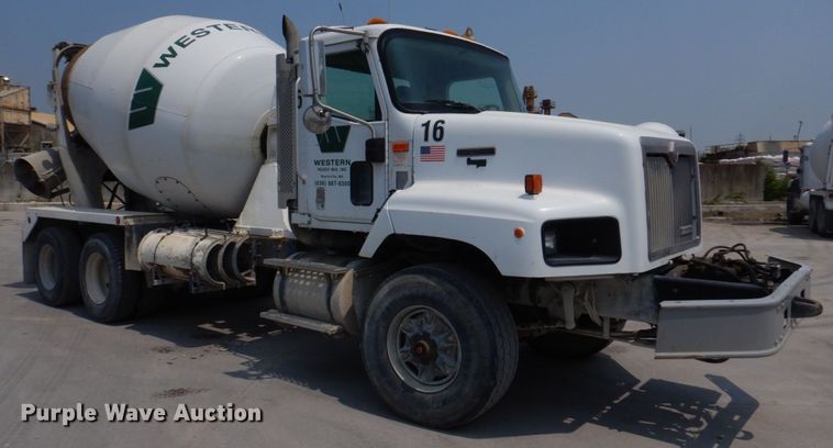 image for item DM7330 2000 International 5600i  ready mix truck