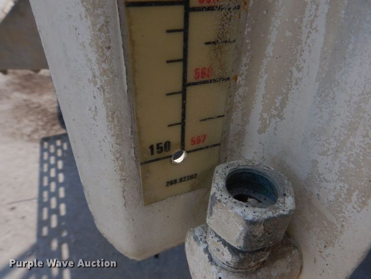 image for item DM7330 2000 International 5600i  ready mix truck