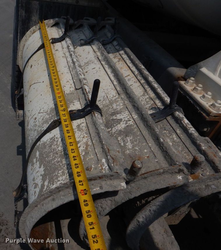 image for item DM7330 2000 International 5600i  ready mix truck