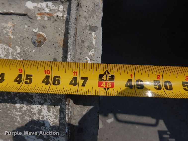 image for item DM7330 2000 International 5600i  ready mix truck