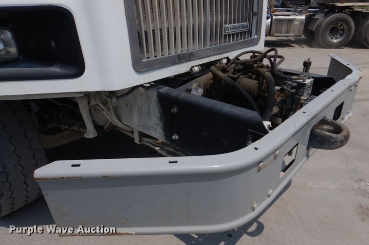 image for item DM7330 2000 International 5600i  ready mix truck