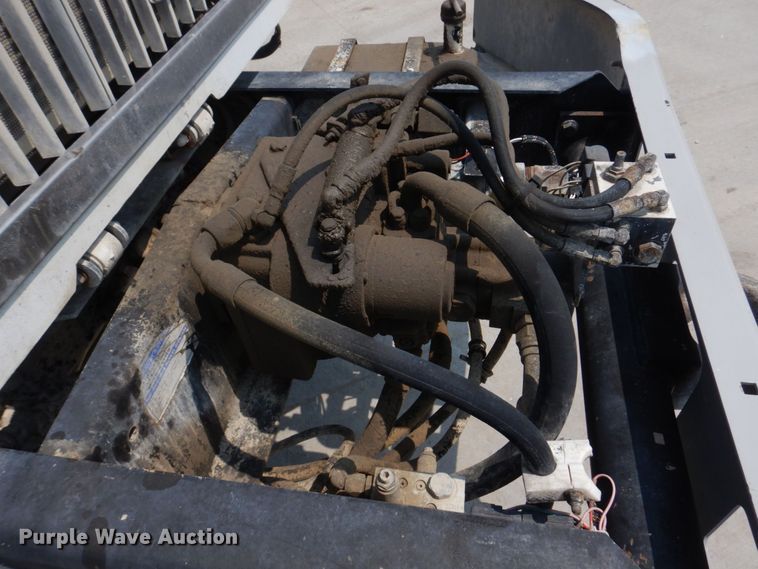 image for item DM7330 2000 International 5600i  ready mix truck