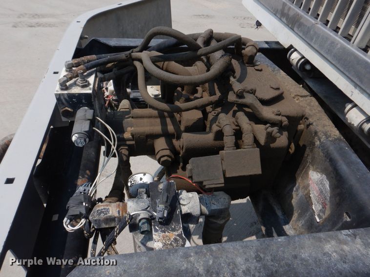 image for item DM7330 2000 International 5600i  ready mix truck