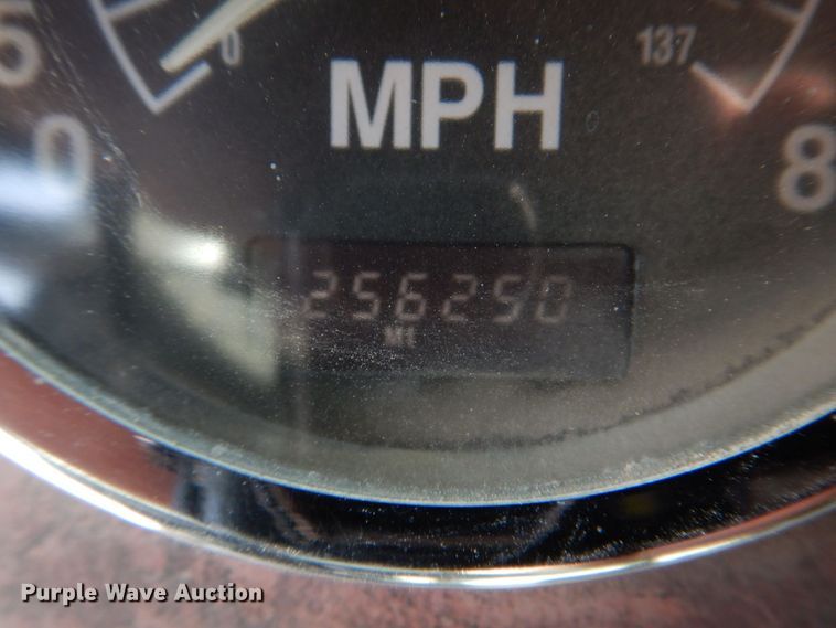 image for item DM7330 2000 International 5600i  ready mix truck