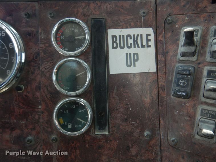 image for item DM7330 2000 International 5600i  ready mix truck