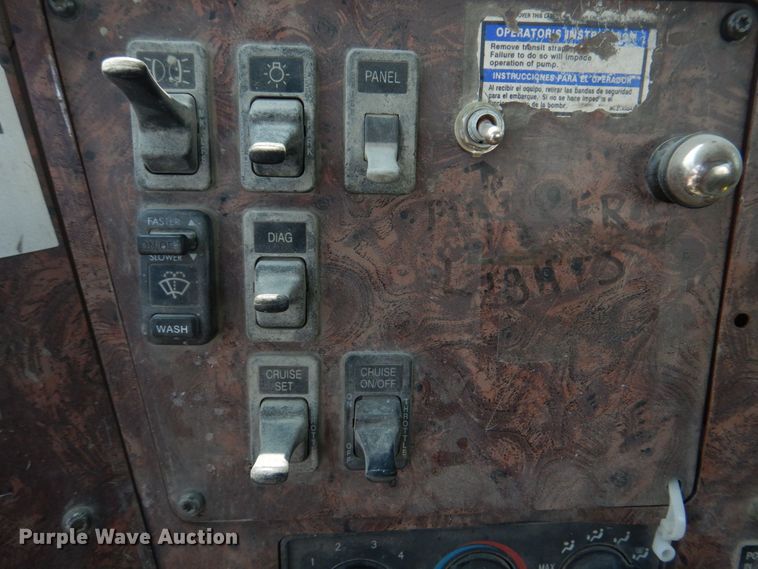 image for item DM7330 2000 International 5600i  ready mix truck