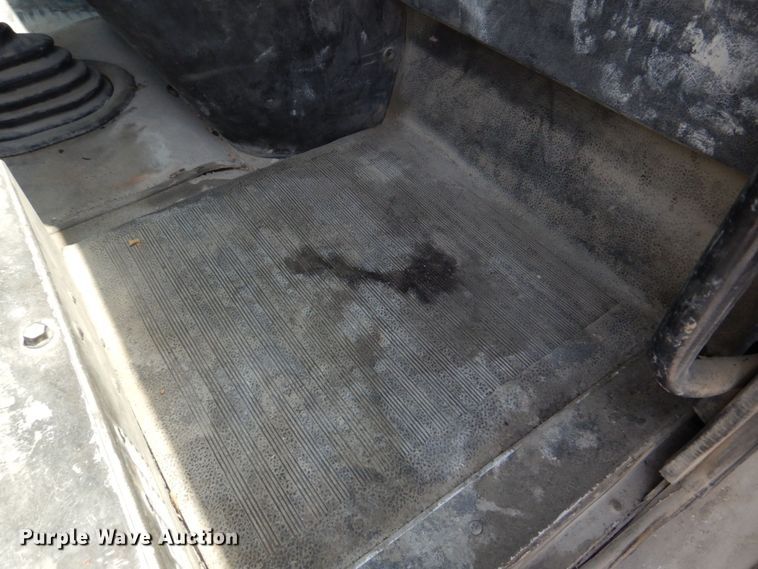 image for item DM7330 2000 International 5600i  ready mix truck