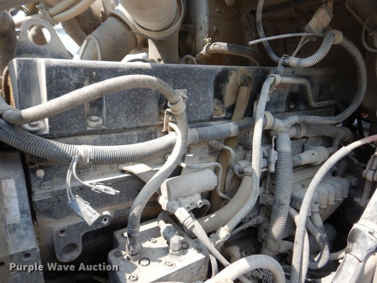 image for item DM7330 2000 International 5600i  ready mix truck