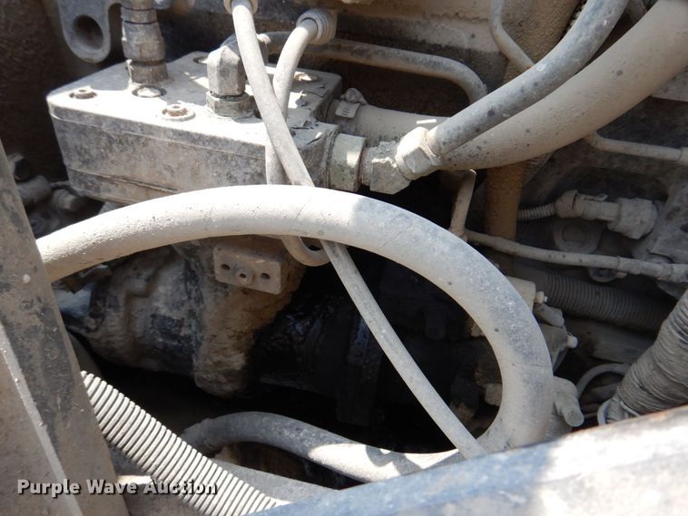 image for item DM7330 2000 International 5600i  ready mix truck