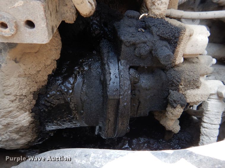 image for item DM7330 2000 International 5600i  ready mix truck