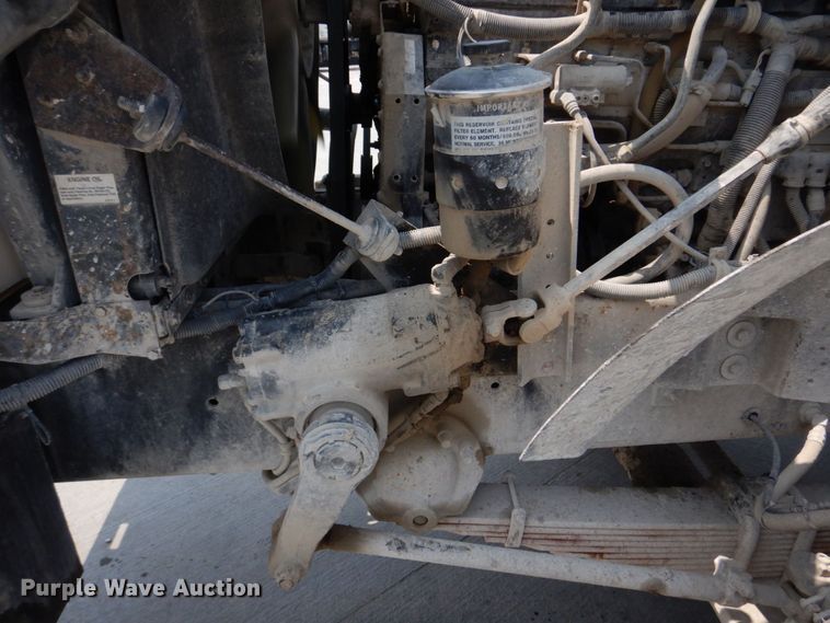 image for item DM7330 2000 International 5600i  ready mix truck