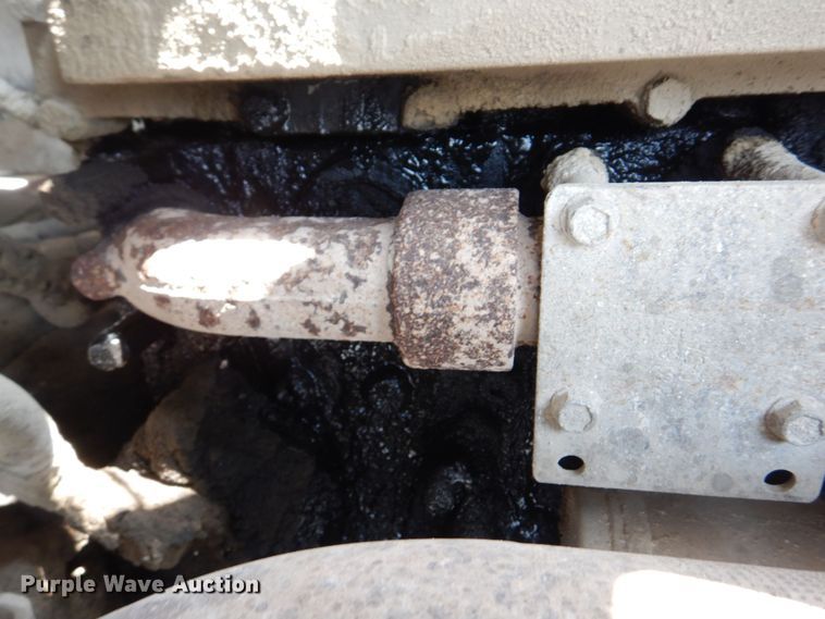 image for item DM7330 2000 International 5600i  ready mix truck