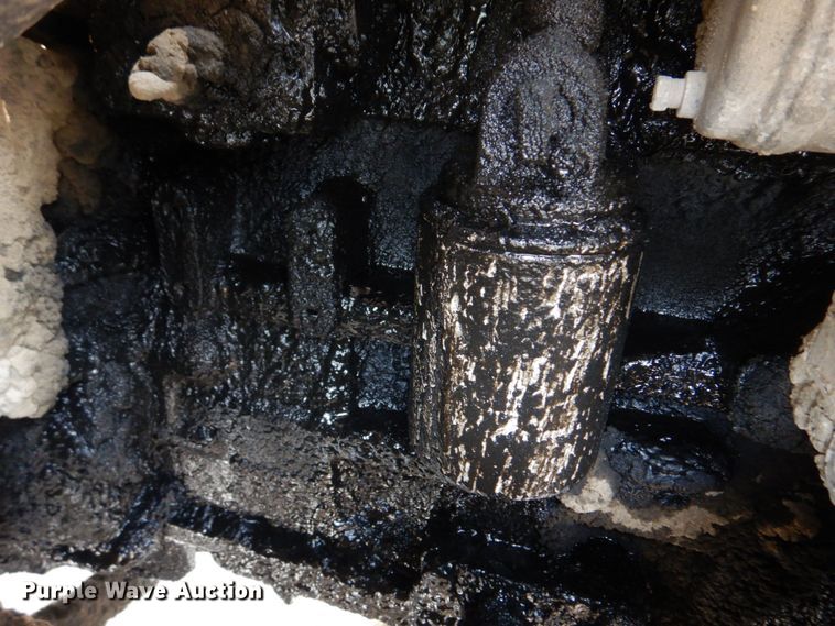 image for item DM7330 2000 International 5600i  ready mix truck