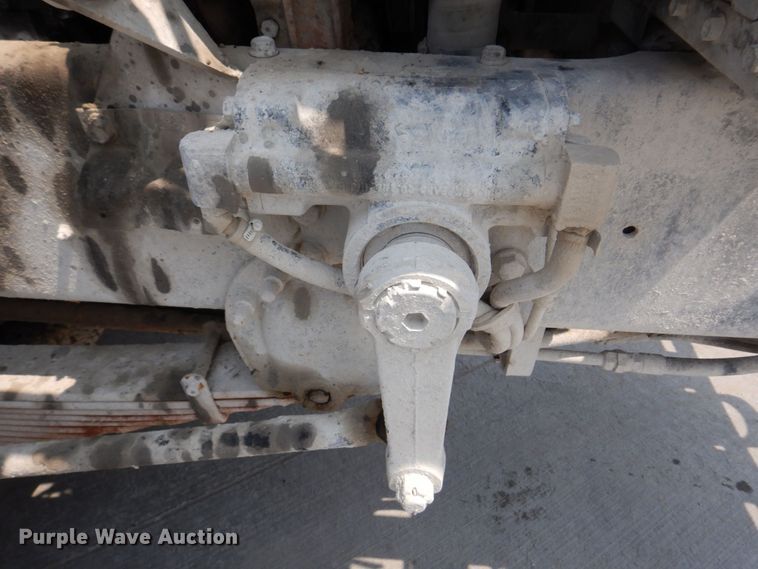 image for item DM7330 2000 International 5600i  ready mix truck