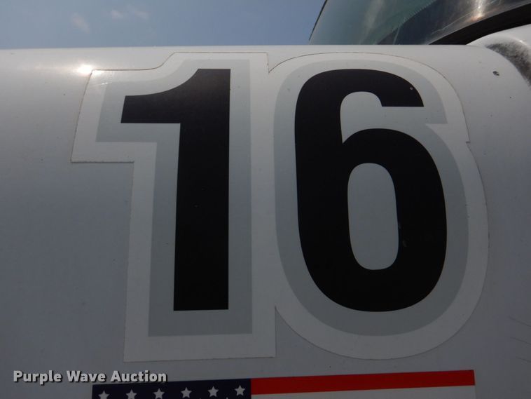 image for item DM7330 2000 International 5600i  ready mix truck