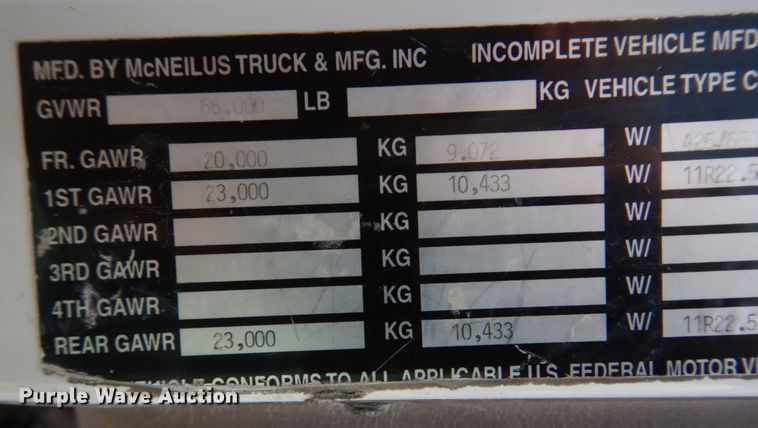 image for item DM7330 2000 International 5600i  ready mix truck