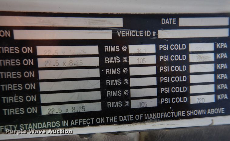 image for item DM7330 2000 International 5600i  ready mix truck