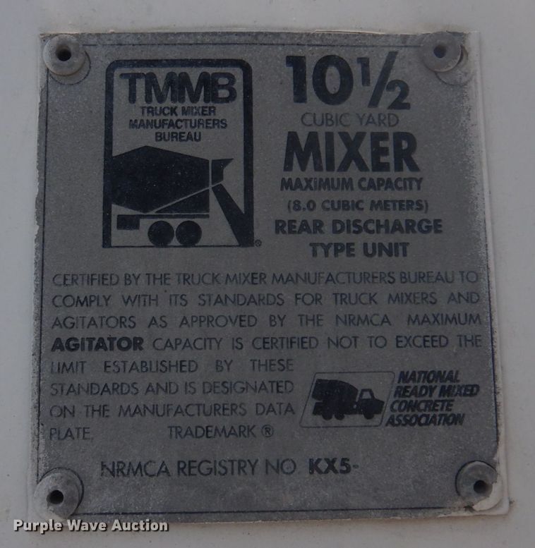 image for item DM7331 2000 International 5600i  ready mix truck