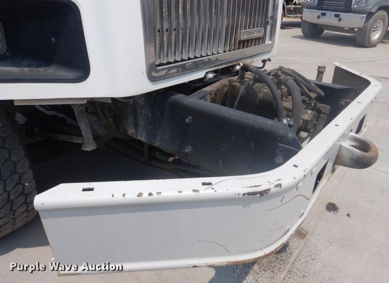 image for item DM7331 2000 International 5600i  ready mix truck