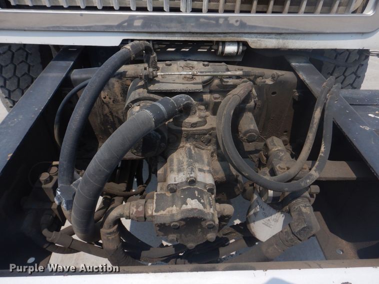 image for item DM7331 2000 International 5600i  ready mix truck