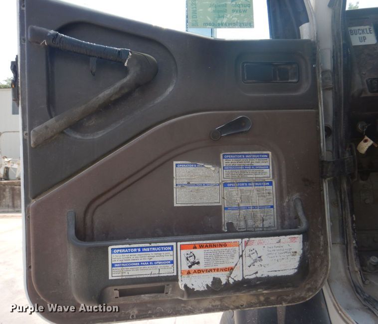 image for item DM7331 2000 International 5600i  ready mix truck