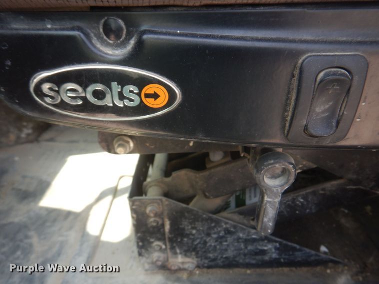 image for item DM7331 2000 International 5600i  ready mix truck