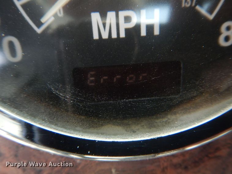 image for item DM7331 2000 International 5600i  ready mix truck