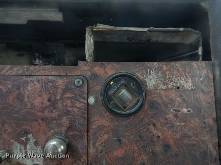 image for item DM7331 2000 International 5600i  ready mix truck