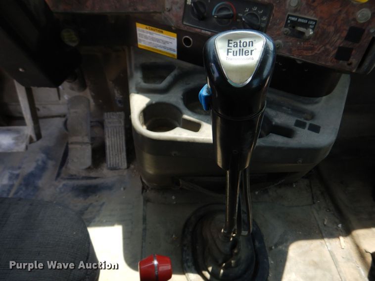 image for item DM7331 2000 International 5600i  ready mix truck