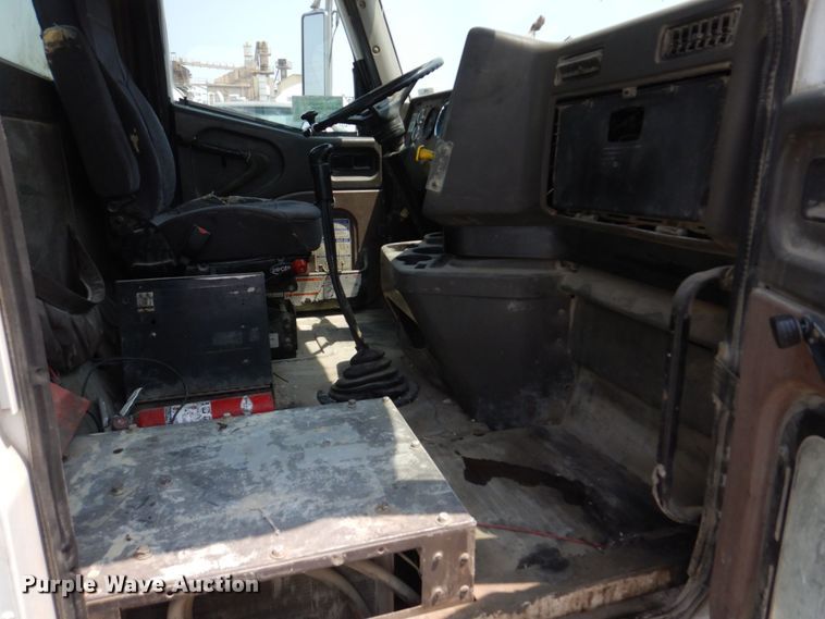 image for item DM7331 2000 International 5600i  ready mix truck