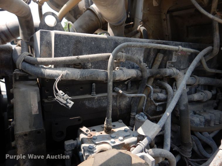 image for item DM7331 2000 International 5600i  ready mix truck