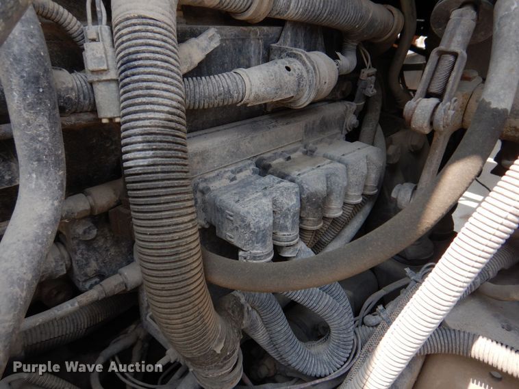 image for item DM7331 2000 International 5600i  ready mix truck