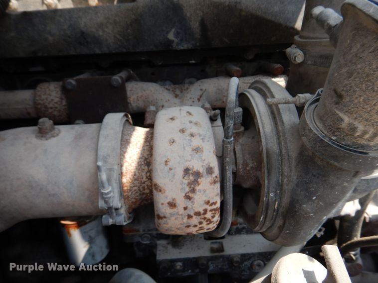 image for item DM7331 2000 International 5600i  ready mix truck