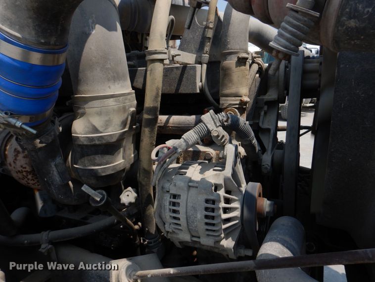 image for item DM7331 2000 International 5600i  ready mix truck