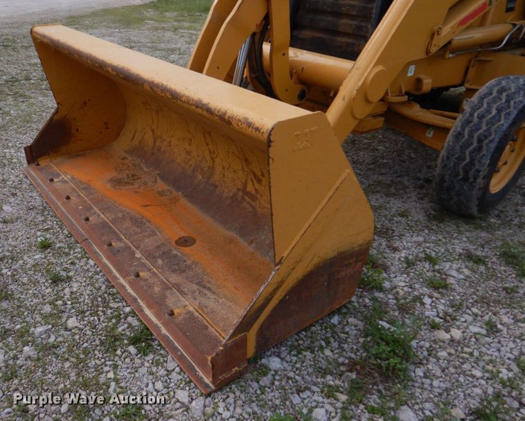 image for item DM7333 2004 Caterpillar 420D  backhoe