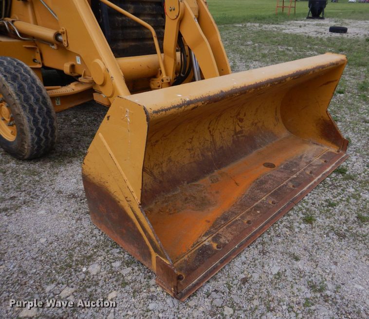 image for item DM7333 2004 Caterpillar 420D  backhoe