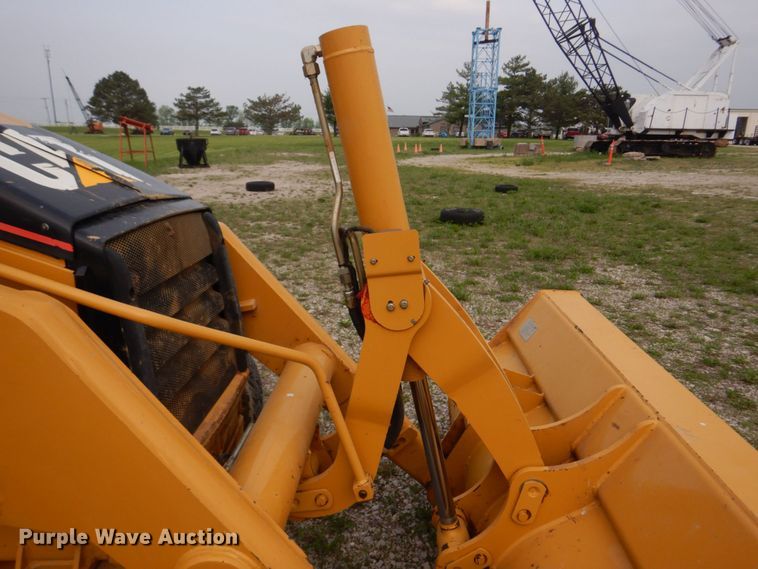 image for item DM7333 2004 Caterpillar 420D  backhoe