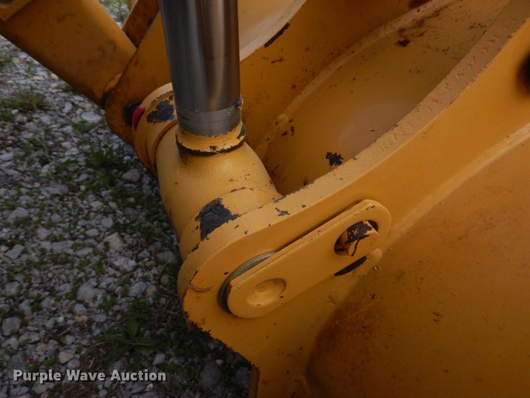image for item DM7333 2004 Caterpillar 420D  backhoe