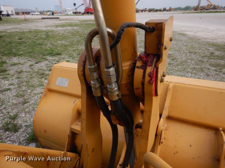 image for item DM7333 2004 Caterpillar 420D  backhoe