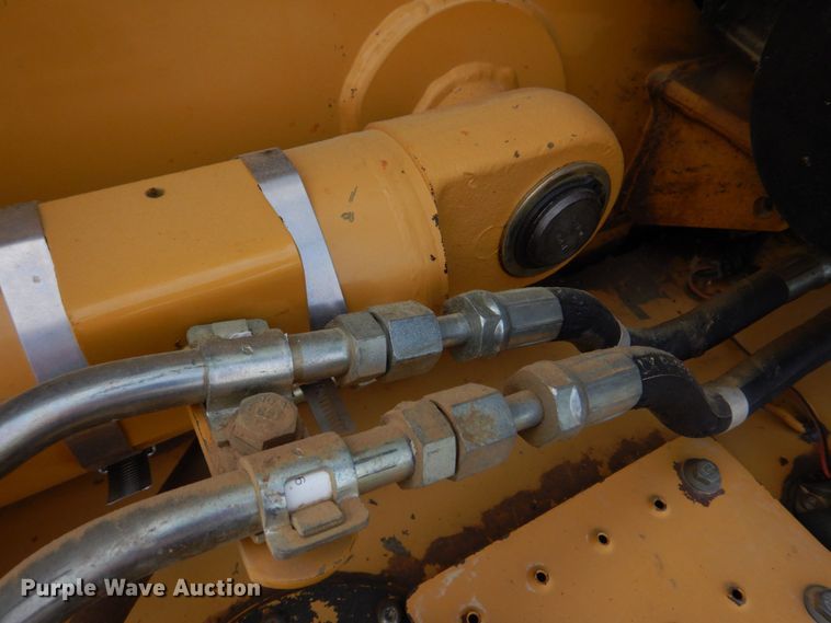 image for item DM7333 2004 Caterpillar 420D  backhoe