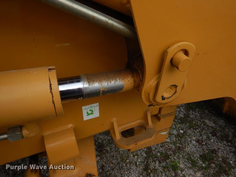 image for item DM7333 2004 Caterpillar 420D  backhoe