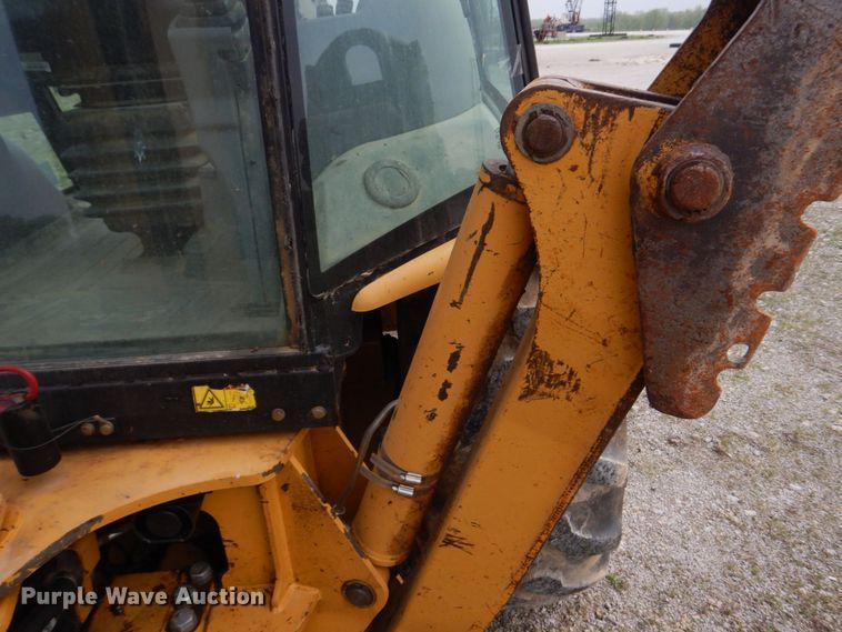 image for item DM7333 2004 Caterpillar 420D  backhoe