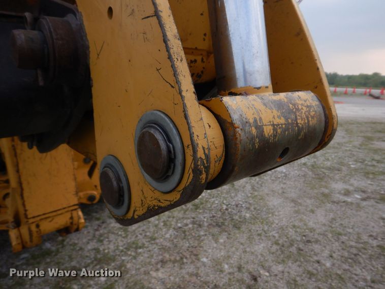 image for item DM7333 2004 Caterpillar 420D  backhoe