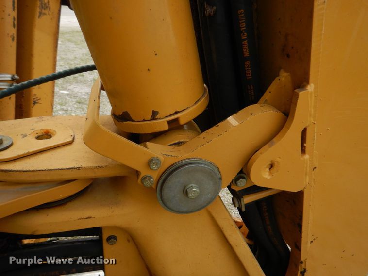 image for item DM7333 2004 Caterpillar 420D  backhoe