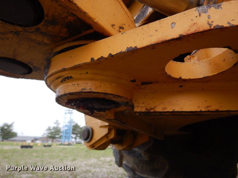 image for item DM7333 2004 Caterpillar 420D  backhoe