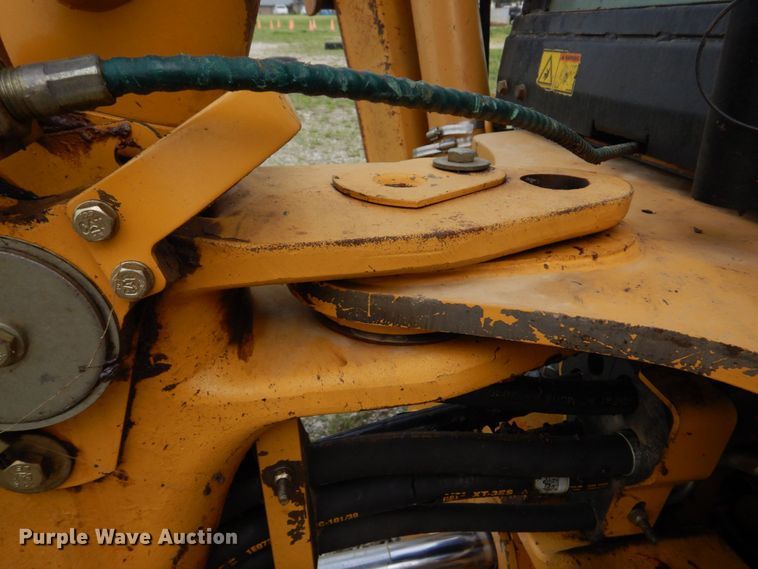 image for item DM7333 2004 Caterpillar 420D  backhoe