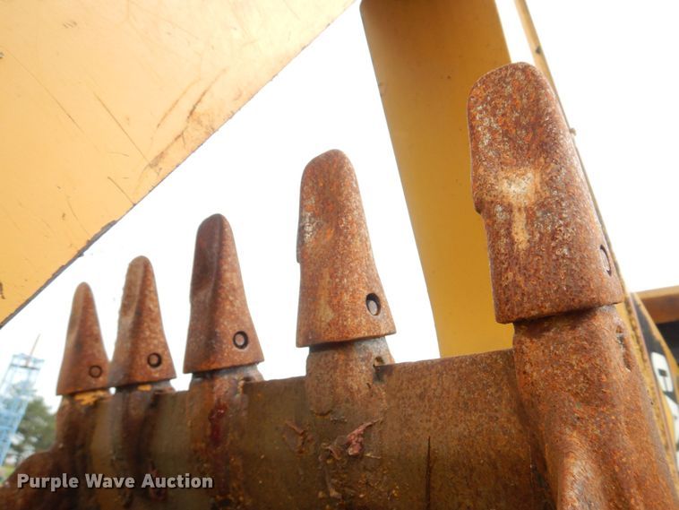 image for item DM7333 2004 Caterpillar 420D  backhoe