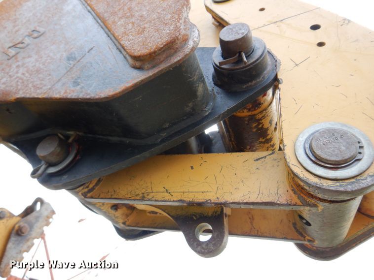 image for item DM7333 2004 Caterpillar 420D  backhoe