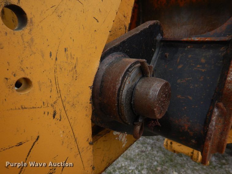 image for item DM7333 2004 Caterpillar 420D  backhoe